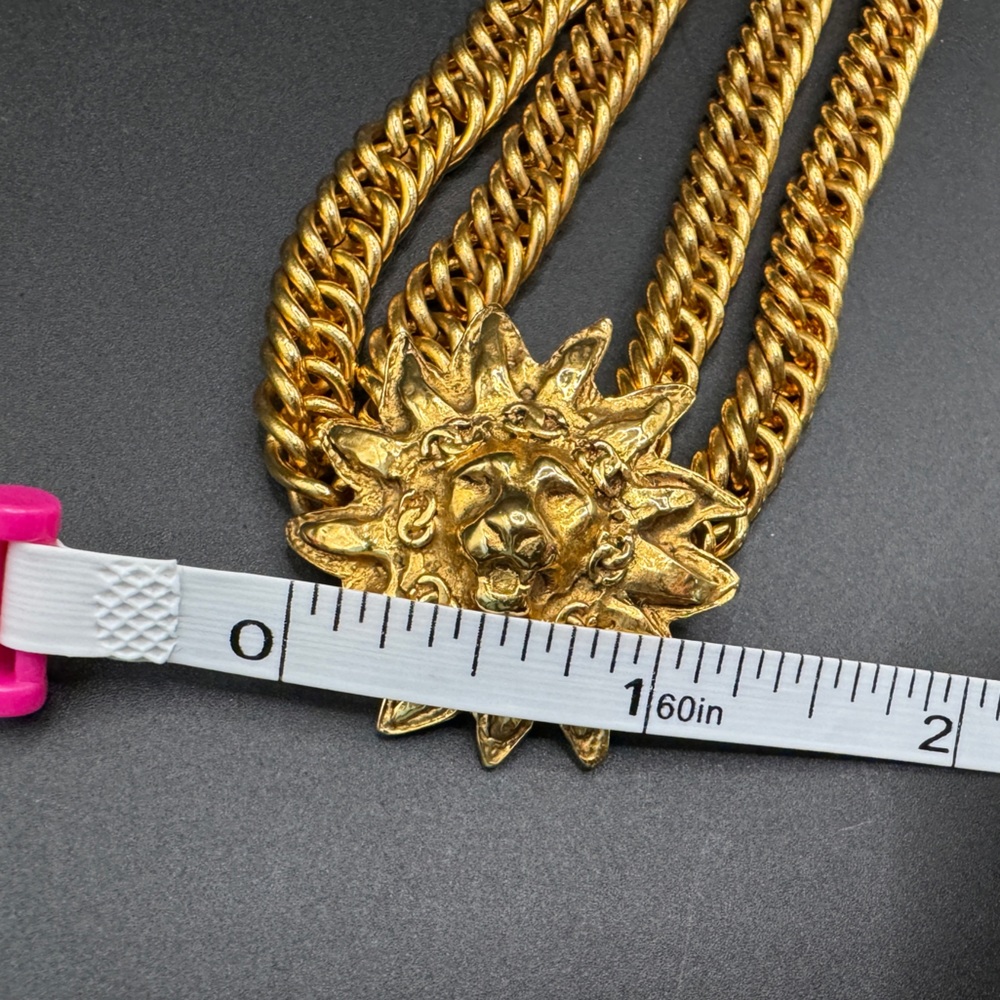 ‼️FINAL PRICE‼️ LOT 969 24K gold plated Chanel double strand vintage lion - Picture 3 of 14